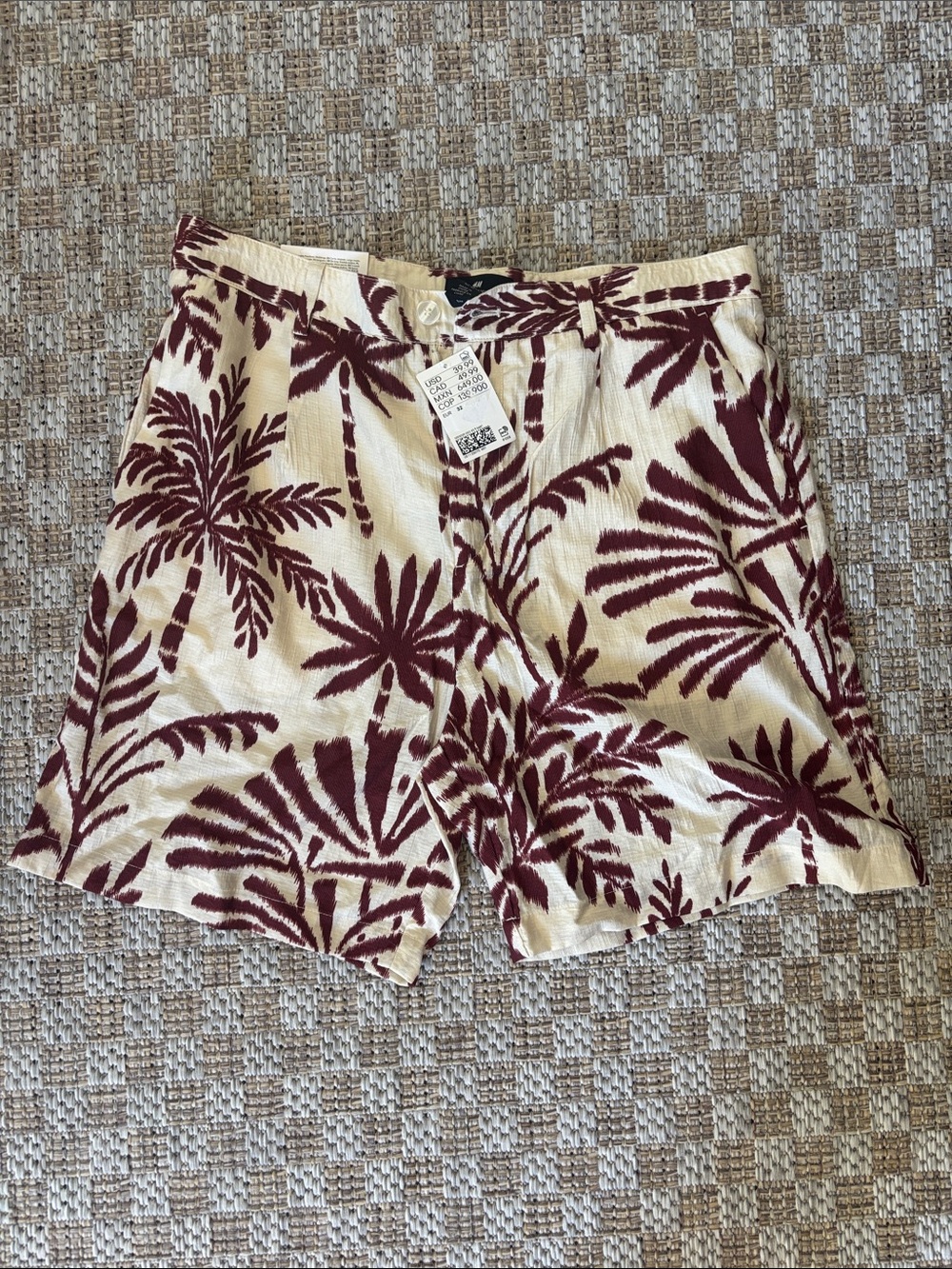 H&M Cream and Burgundy Palm-Print Men’s Shorts